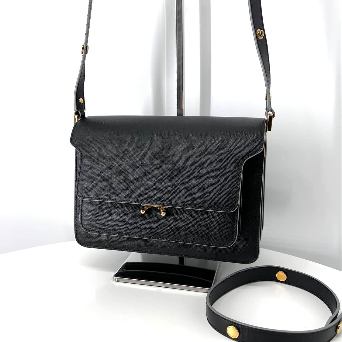 마르니 사피아노 트렁크 숄더백 블랙 (SBMPN09NO1) 상품이미지2