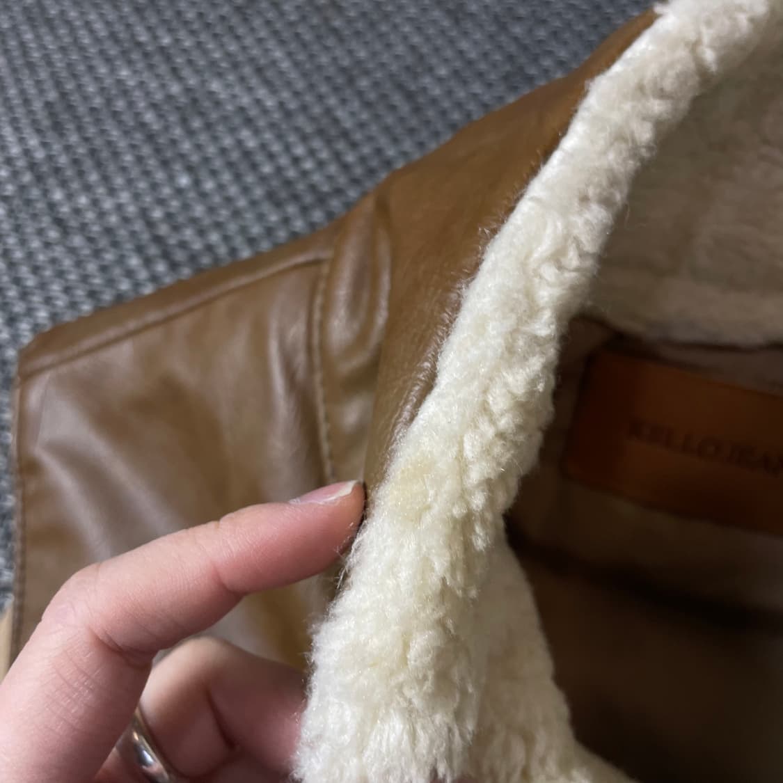 켈로진스 가죽 나일론 투톤 경량패딩 조끼 상품이미지5