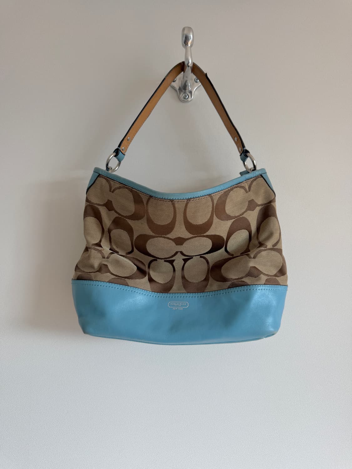 코치(COACH) 모노그램 숄더백 상품이미지1