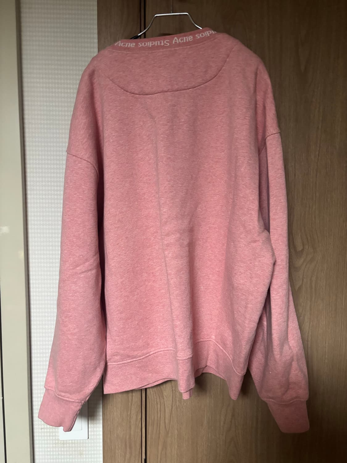 아크네스튜디오 넥로고 맨투맨 상품이미지2