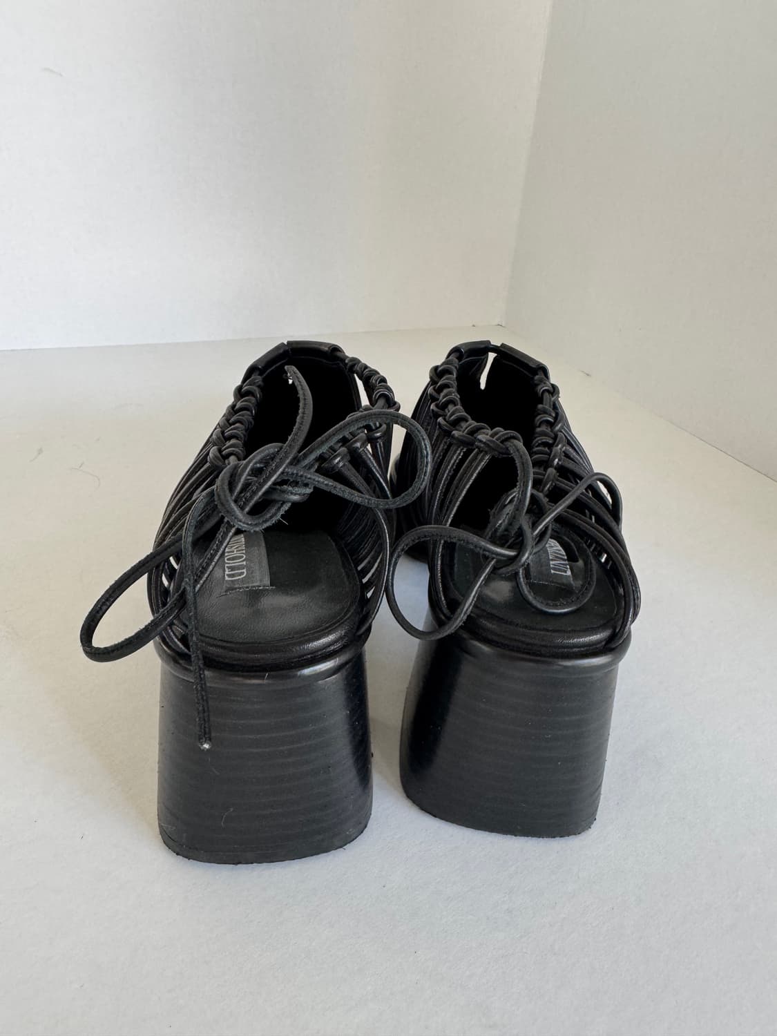 UNTISHOLD 레이스업 포인티드 투 힐 상품이미지6