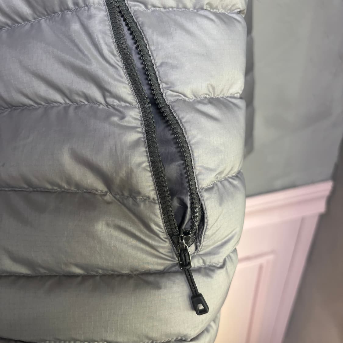 파타고니아 다운스웨터 구스다운 경량패딩 실버 그레이  상품이미지5