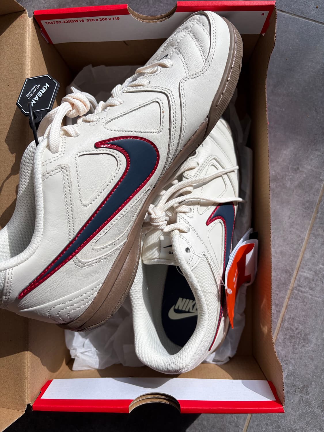 나이키 가토 페일 아이보리 유니버시티 레드 상품이미지2