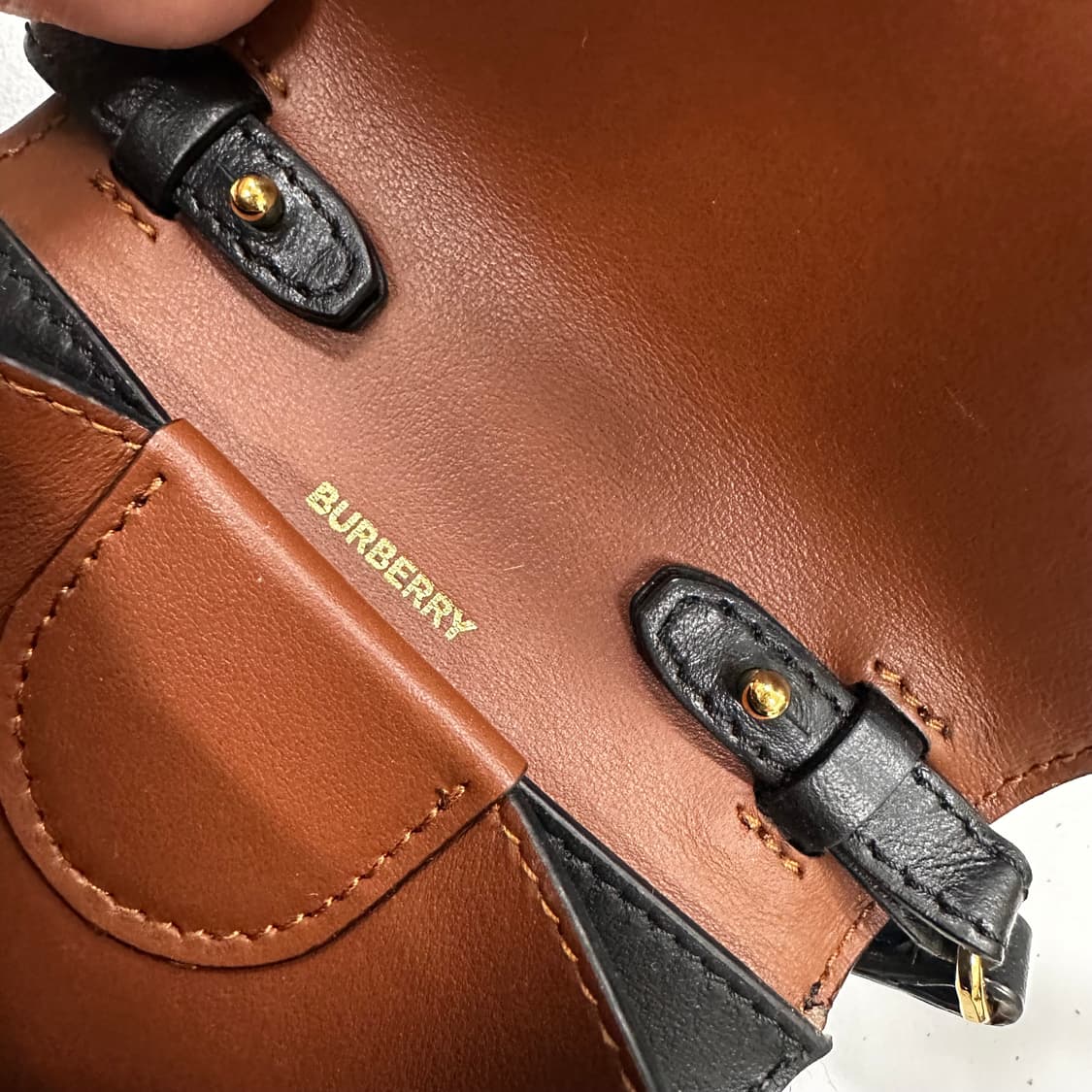 버버리 아이콘 스트라이프 여성 스트랩 크로스백 가방 상품이미지7