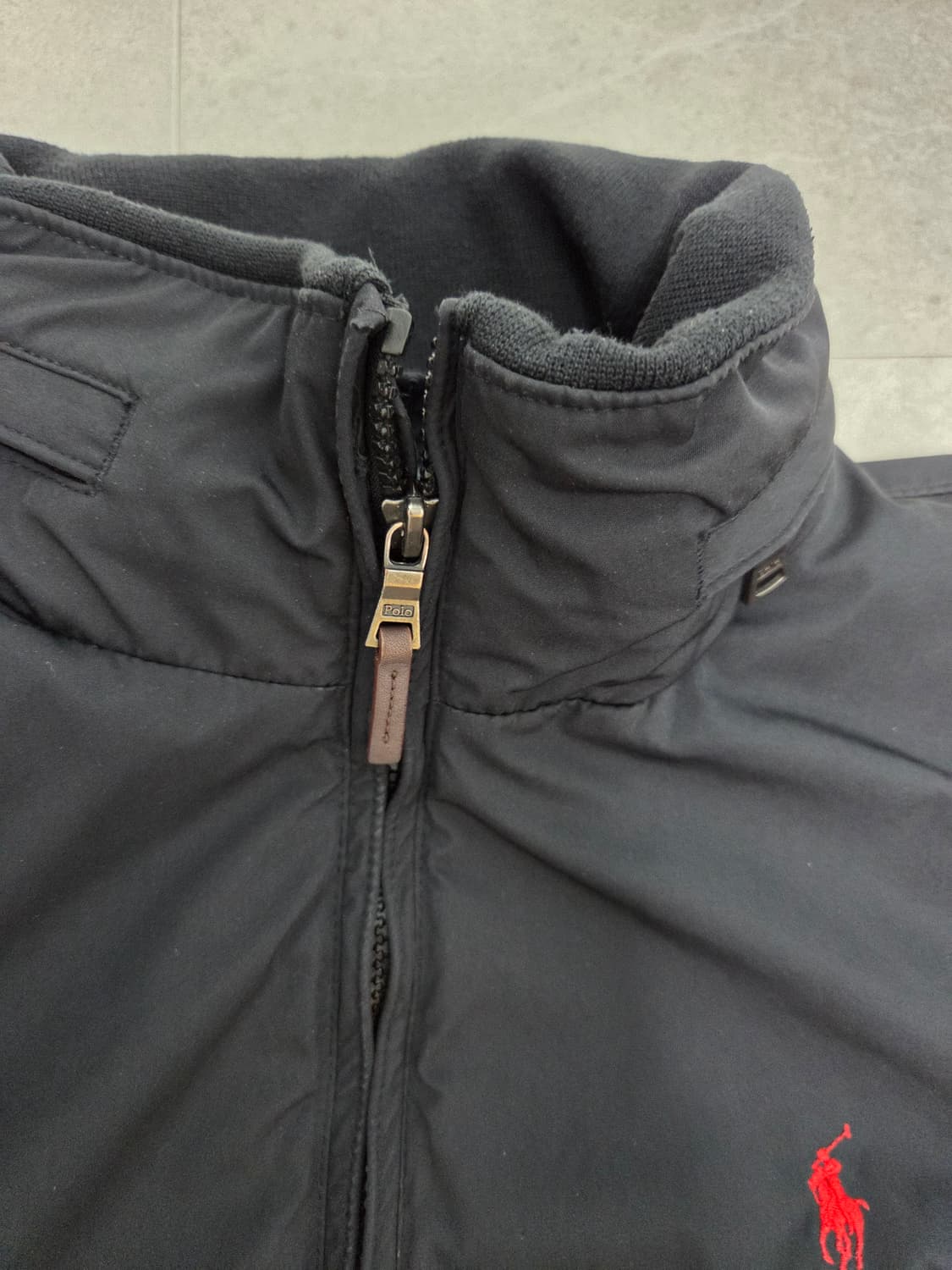 폴로 랄프로렌 블랙 레드포니 하이넥 스윙톱 재킷 상품이미지3