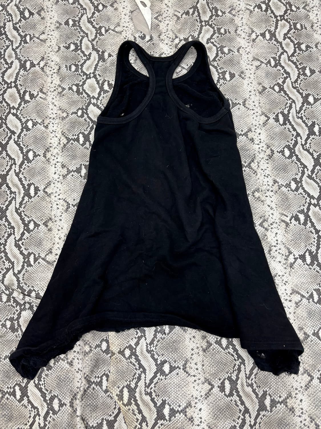 “Alexander” Black Damaged Sleeveless 상품이미지6