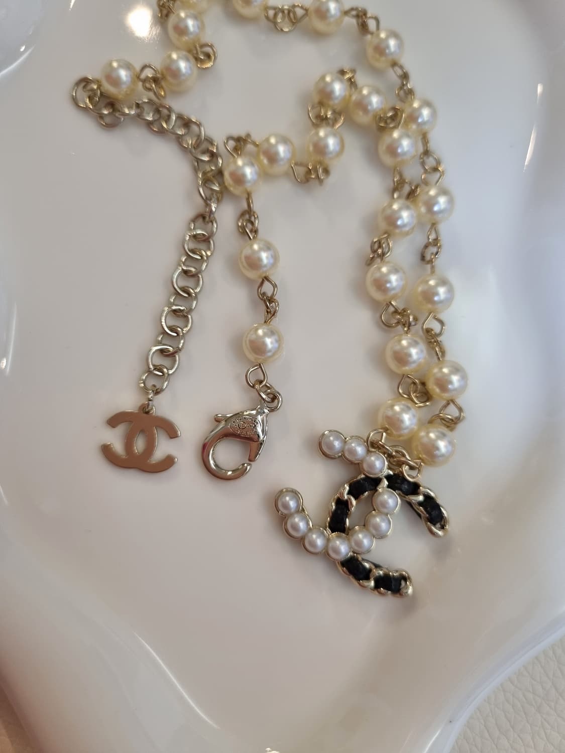 샤넬 블랙가죽체인&진주 CC 목걸이 업사이클링 상품이미지5