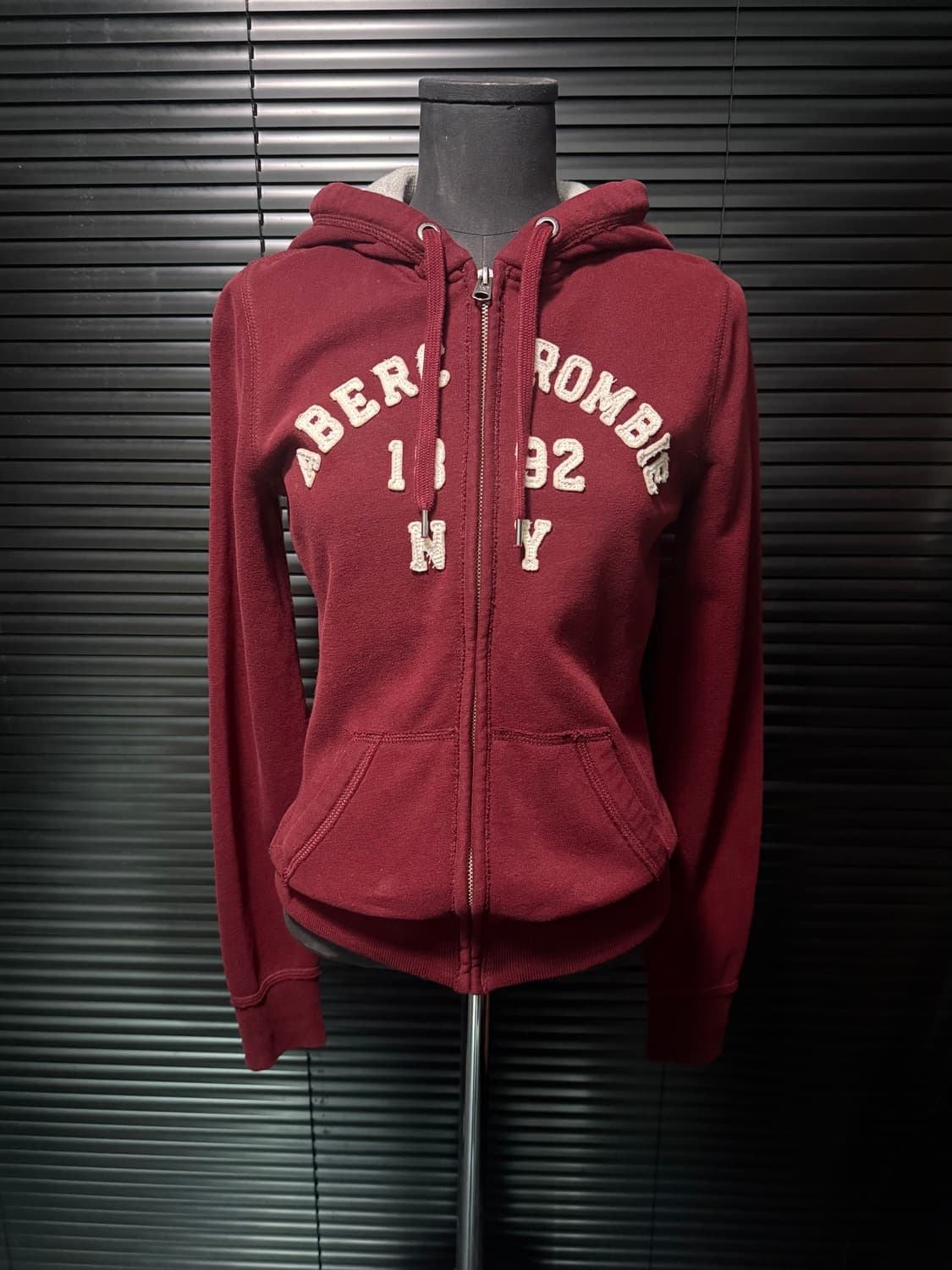 아베크롬비 버건디 레드 후드 집업 후디 스웻 S 90 y2k 빈티지 스웻 상품이미지1