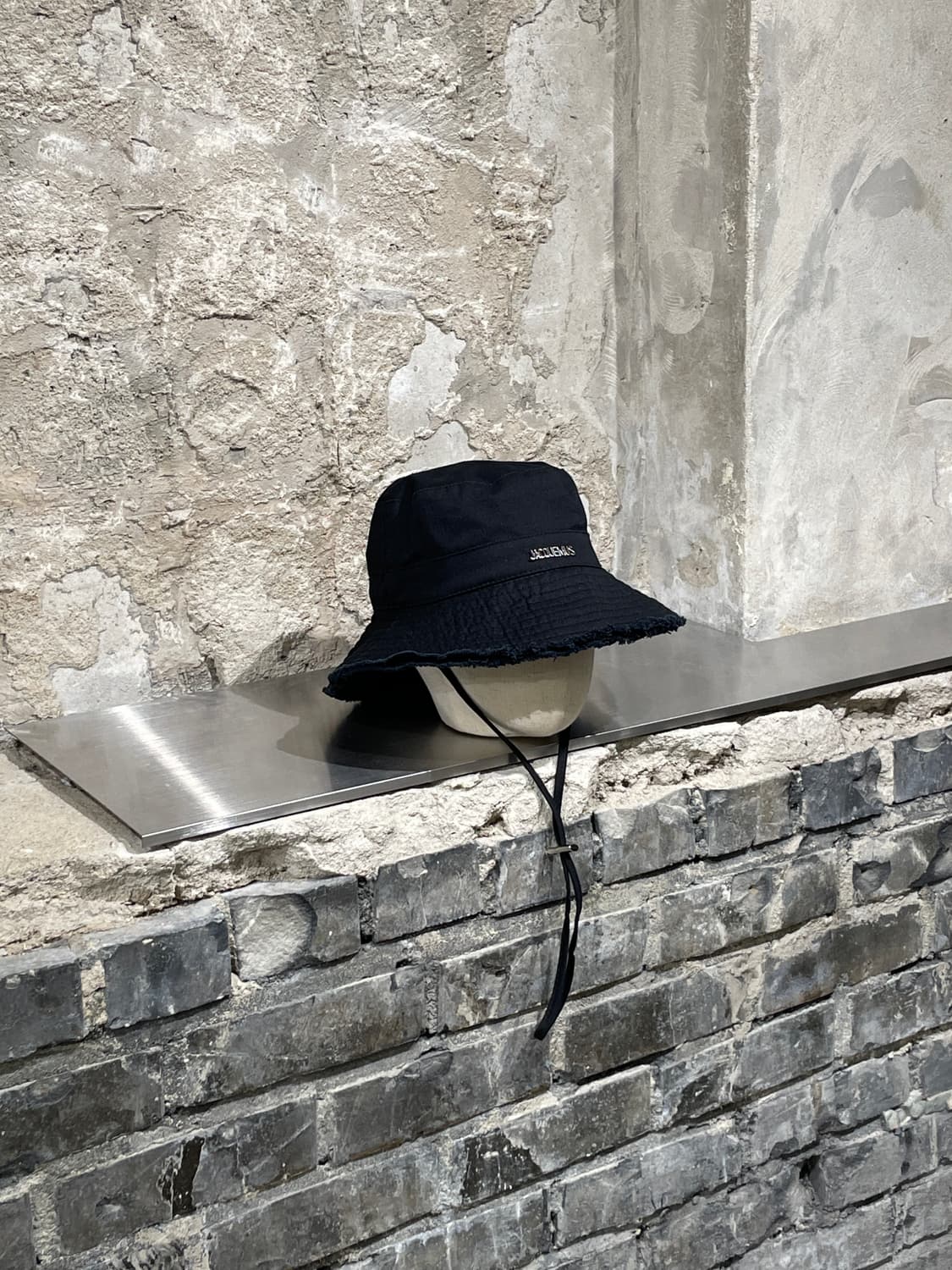 자크뮈스 블랙 아티초크 로고 버킷햇 상품이미지1