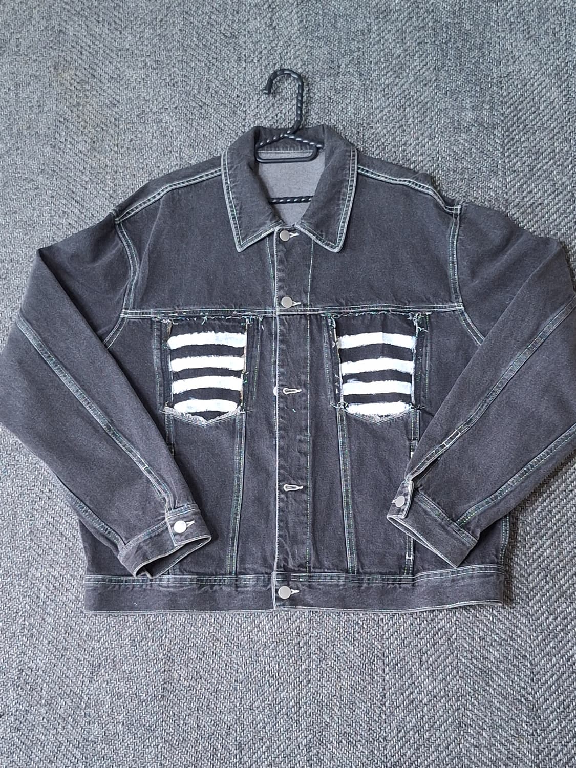 빈티지 갈비뼈 디자인 데미지 데님자켓 상품이미지1