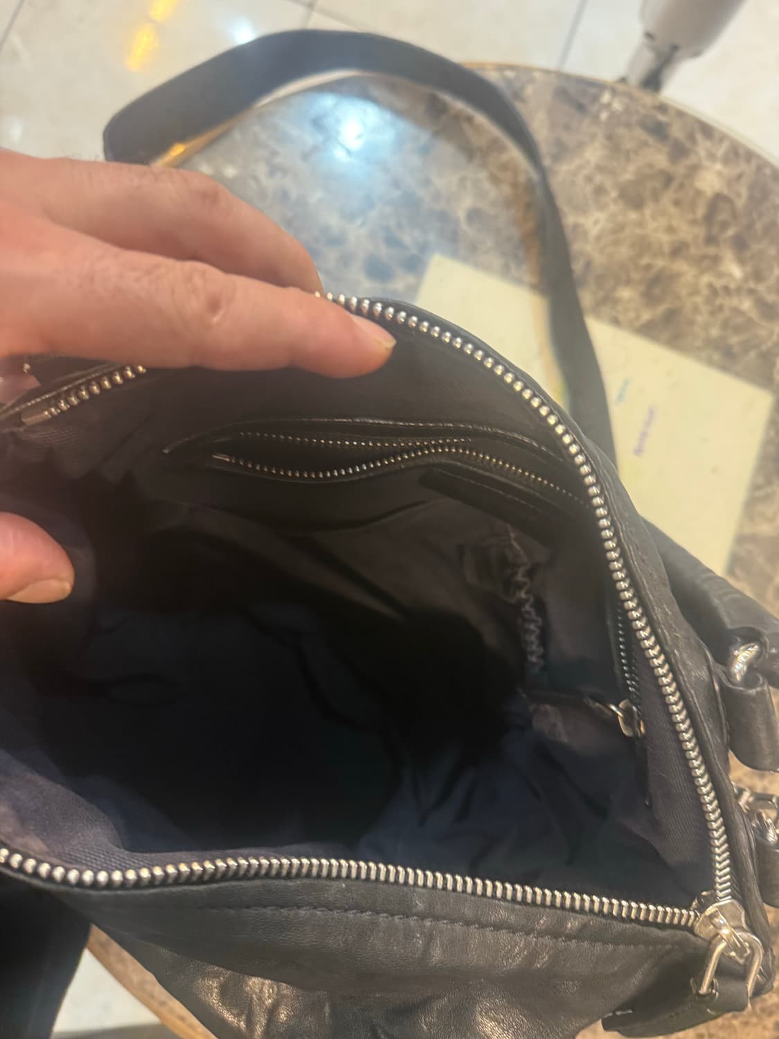정품 지방시 판도라 미디엄 2way백 팝니다 상품이미지7