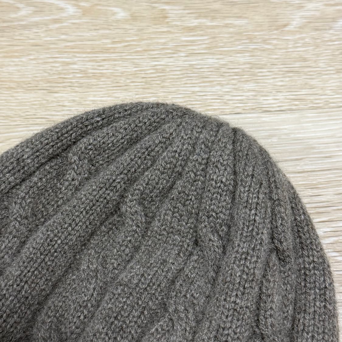 [S+급/OS] 셀린느 트리옹프 캐시미어 케이블 비니 상품이미지3