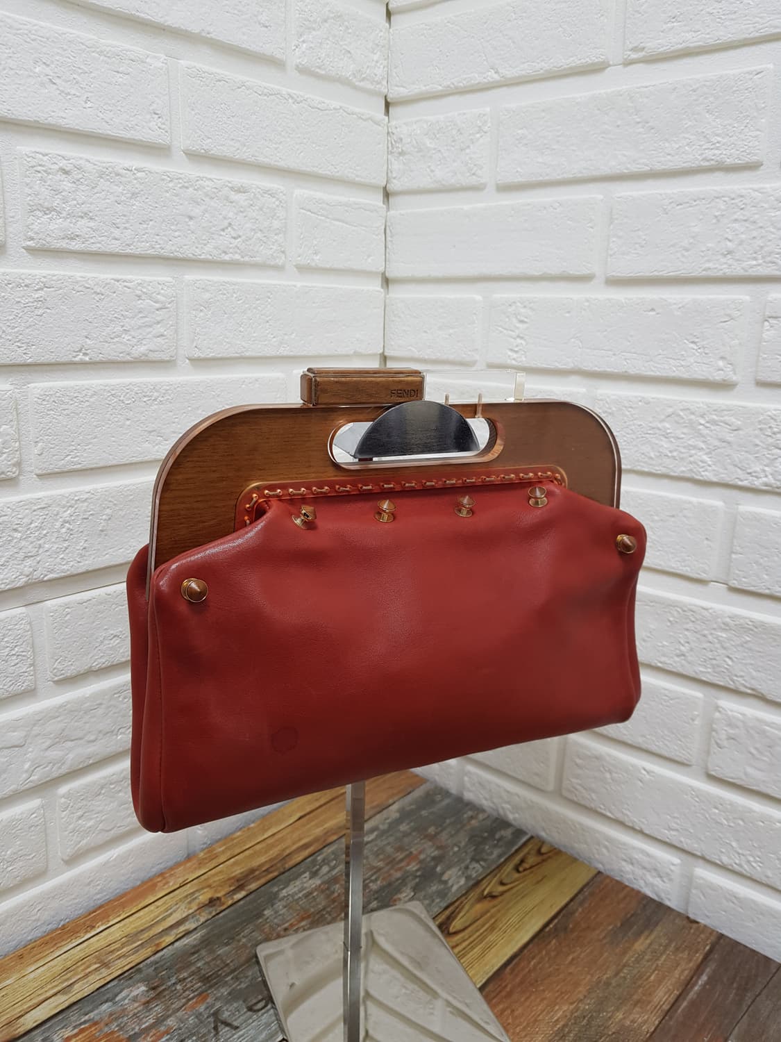 [정품] 펜디 우드핸들 스터드 토트백 상품이미지1