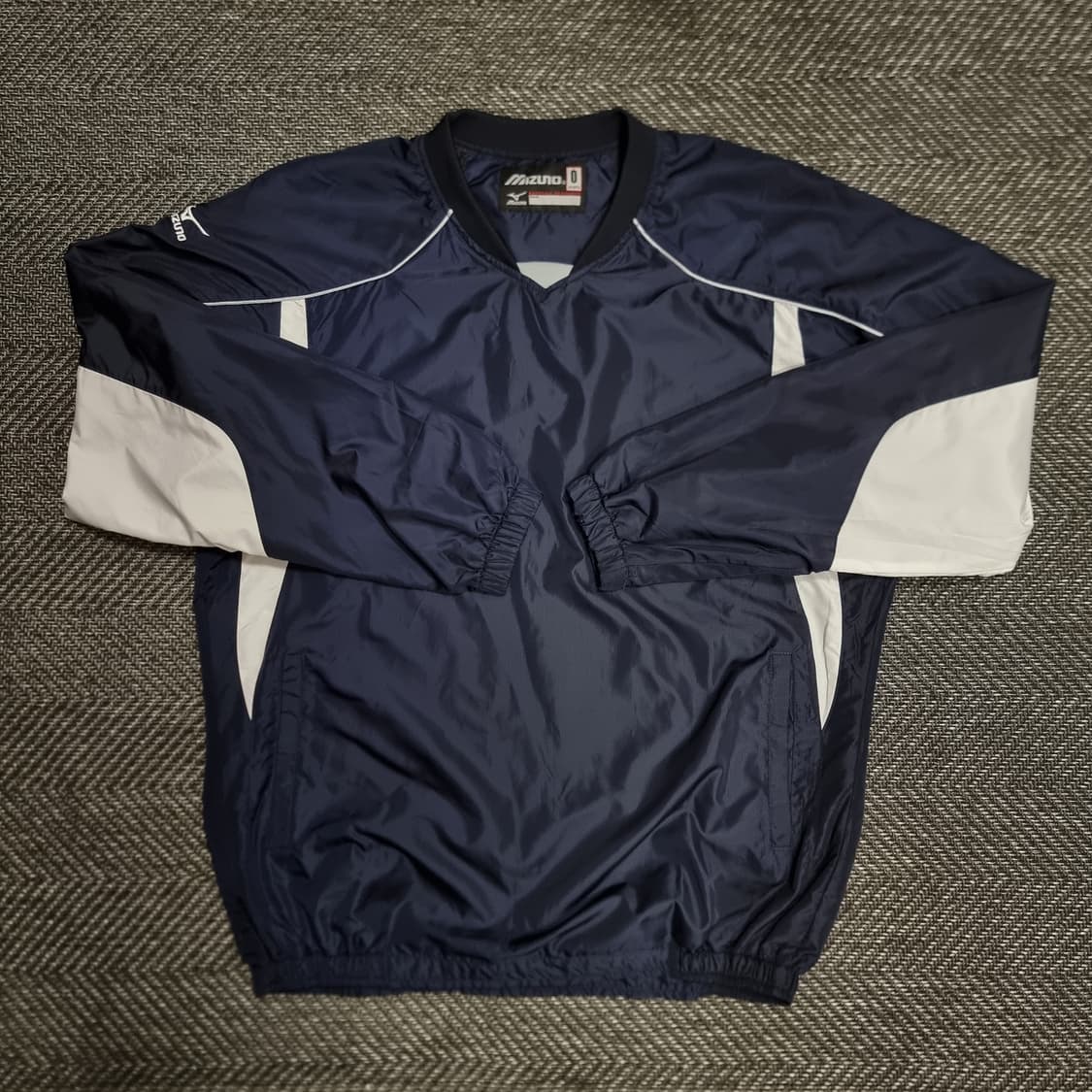 미즈노 네이비 바람막이 웜업 상품이미지3