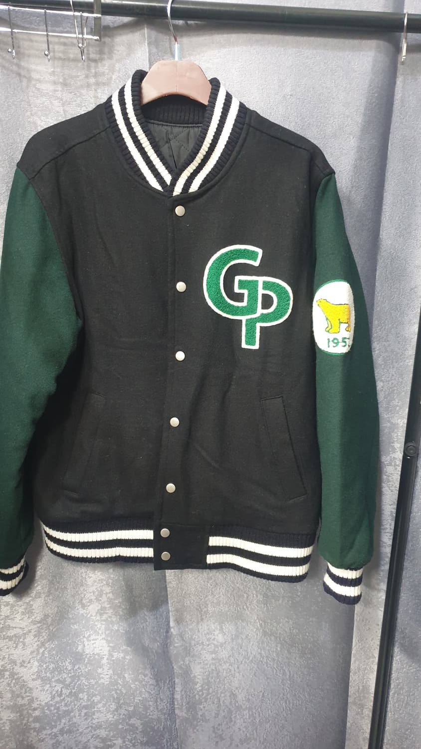 곰표 4XR 바시티 자켓 검/녹 상품이미지1