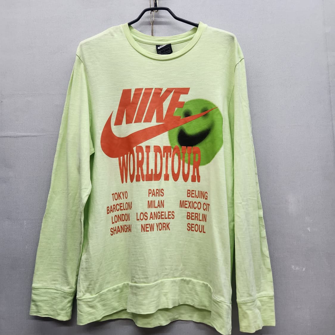 나이키 사이드레터링 월드투어 롱슬리브 L(L~XL) 상품이미지1