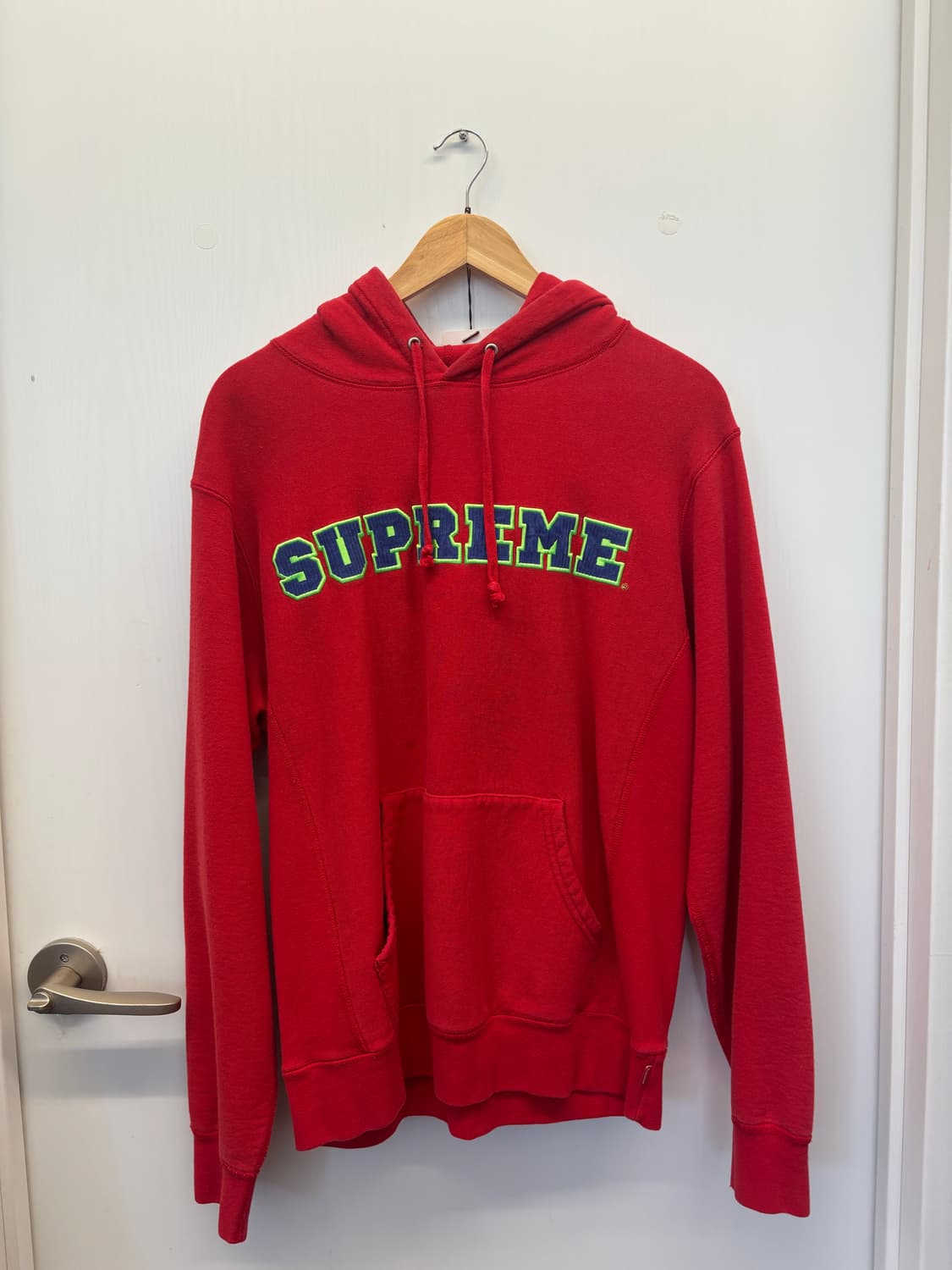 Supreme college logo hoodie 상품이미지1