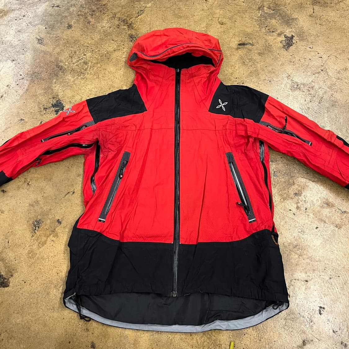 [정품/L] 몬츄라 레드 블랙 바람막이 자켓 b18 상품이미지3