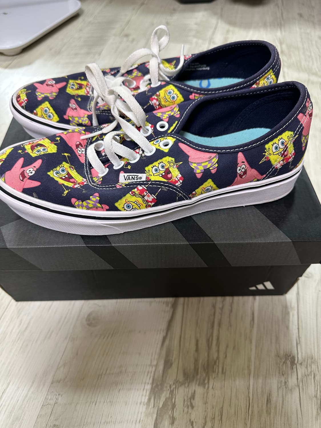 반스 스폰지밥 콜라보 스니커즈 상품이미지1