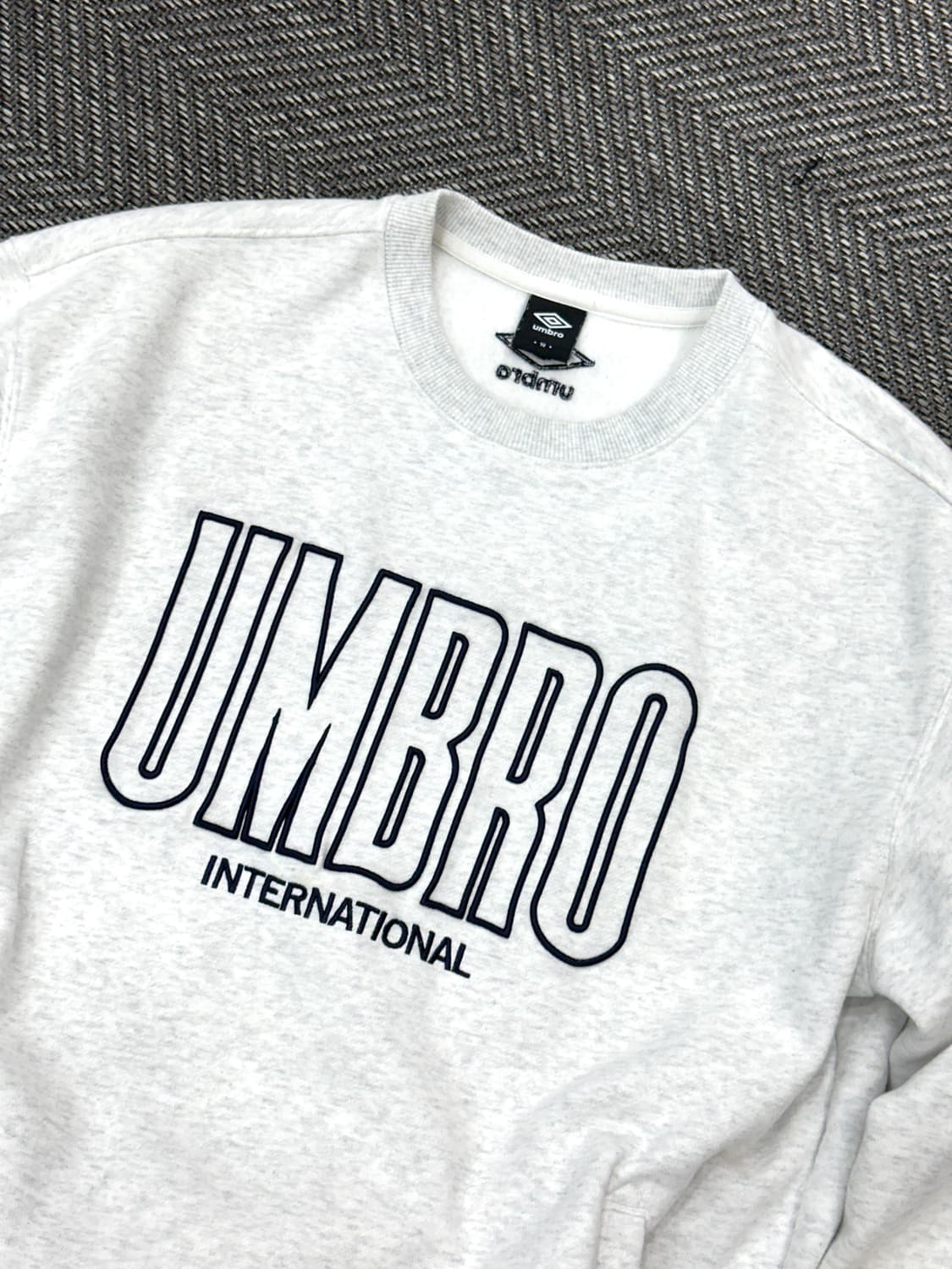 엄브로 맨투맨 상품이미지2