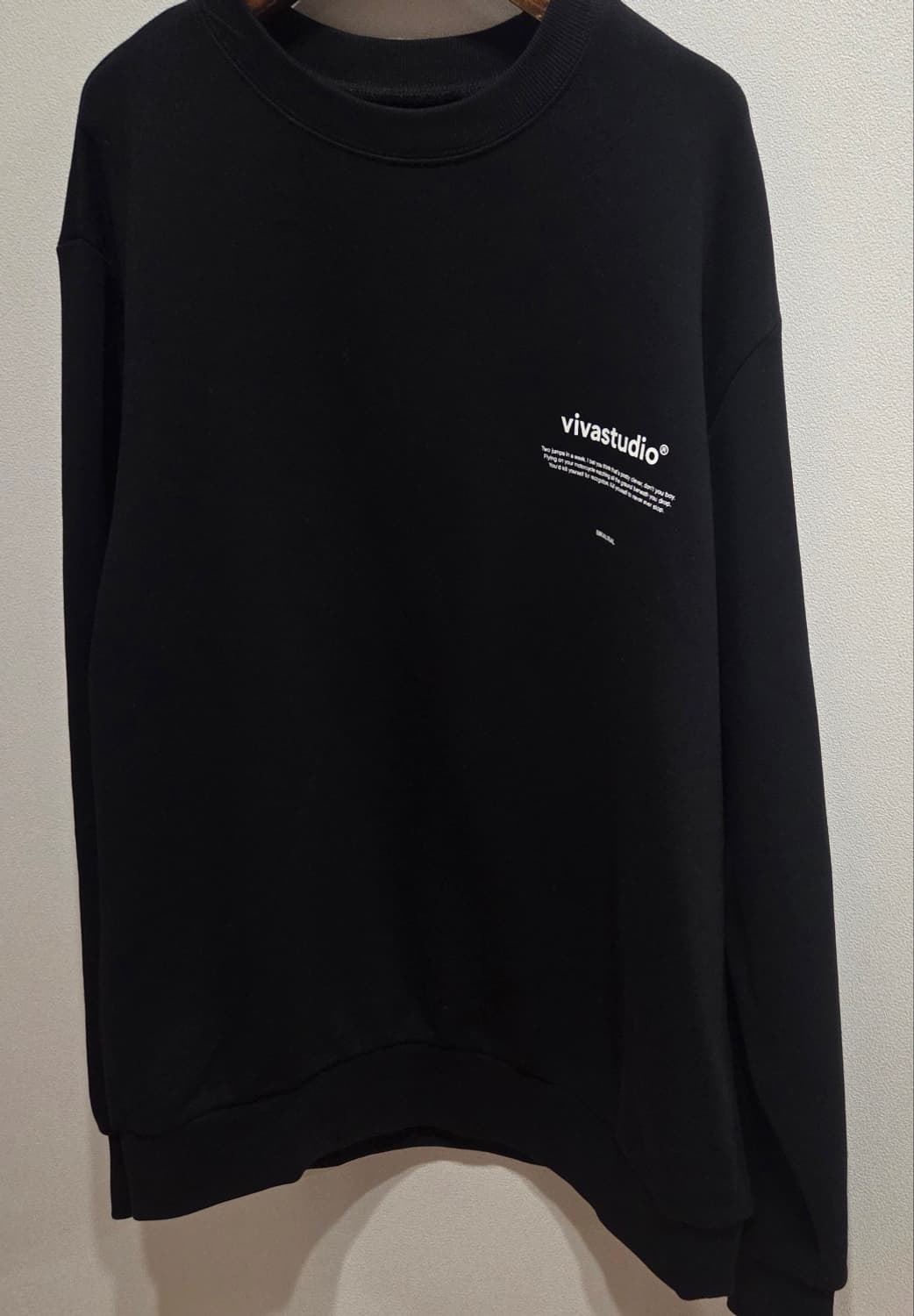 비바스튜디오 블랙 맨투맨 티셔츠 M 상품이미지3