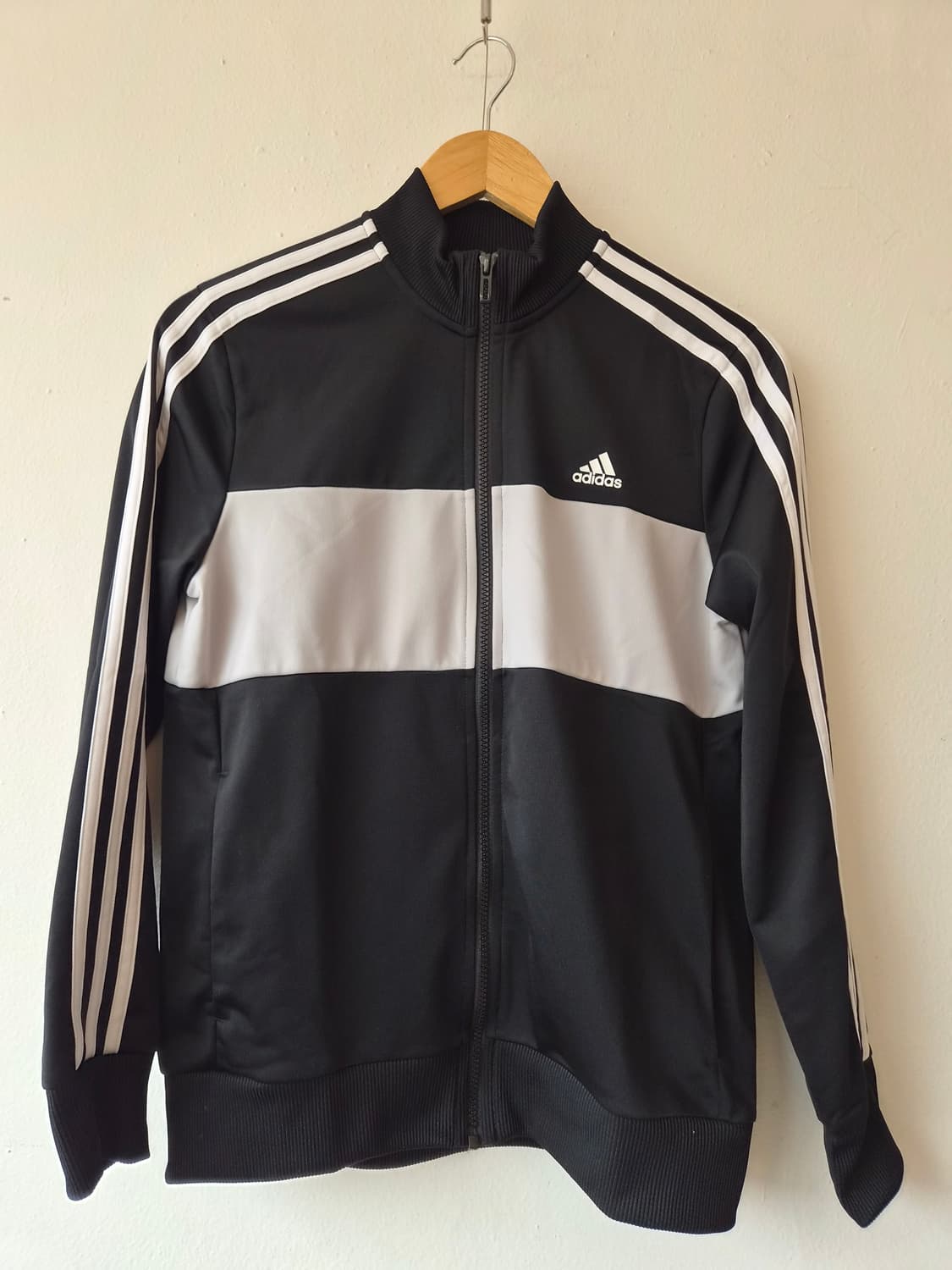 아디다스 키즈(여성가능) 블랙삼선트랙탑 160사이즈 상품이미지2