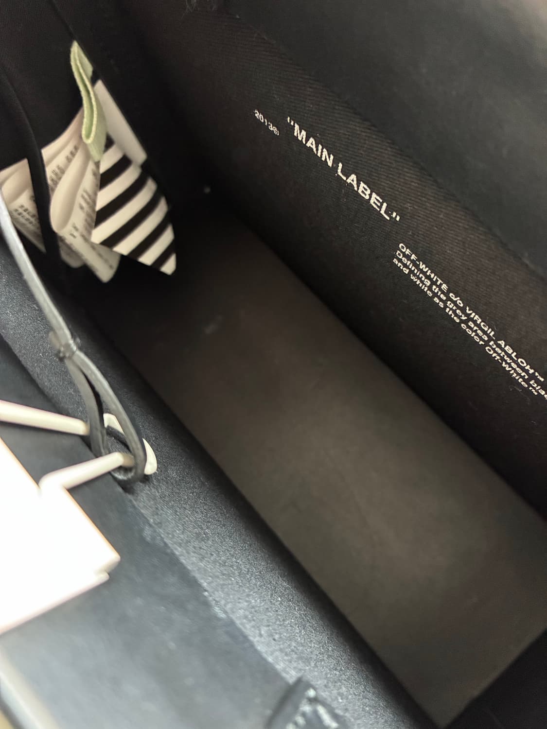 오프화이트 미니 박스백 상품이미지4