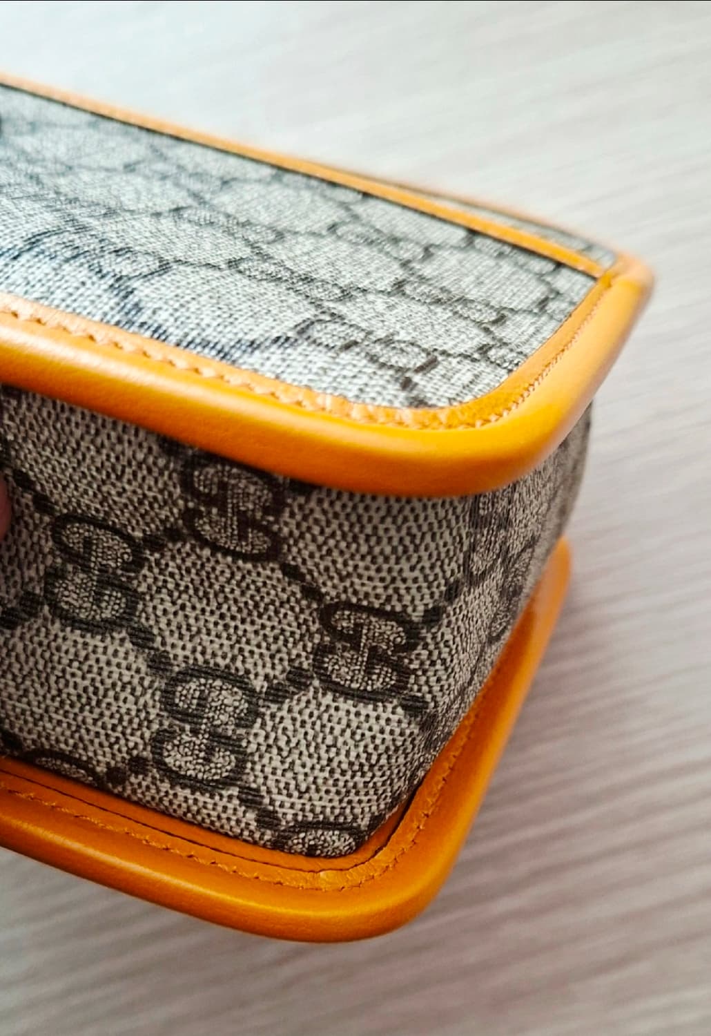 구찌 625764 인터로킹GG슈프림 캔버스 파우치백 상품이미지4