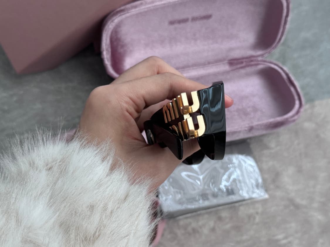 미우미우 글림스 선글라스 블랙 상품이미지4