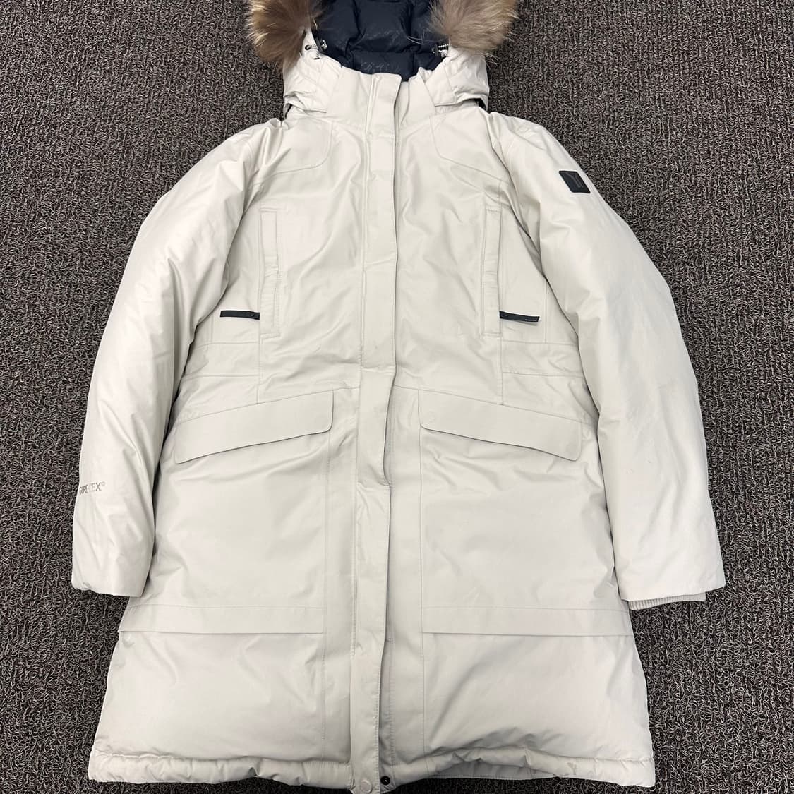 블랙야크 여성 구스다운 고어텍스 롱패딩 105(XL) 상품이미지1