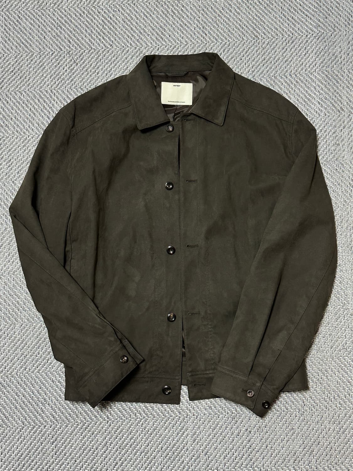 포터리 포우 스웨이드 자켓 카키 상품이미지1