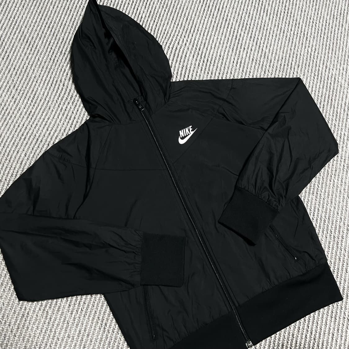 [XS] Nike 나이키 우먼즈 블랙 바람막이 자켓 상품이미지2