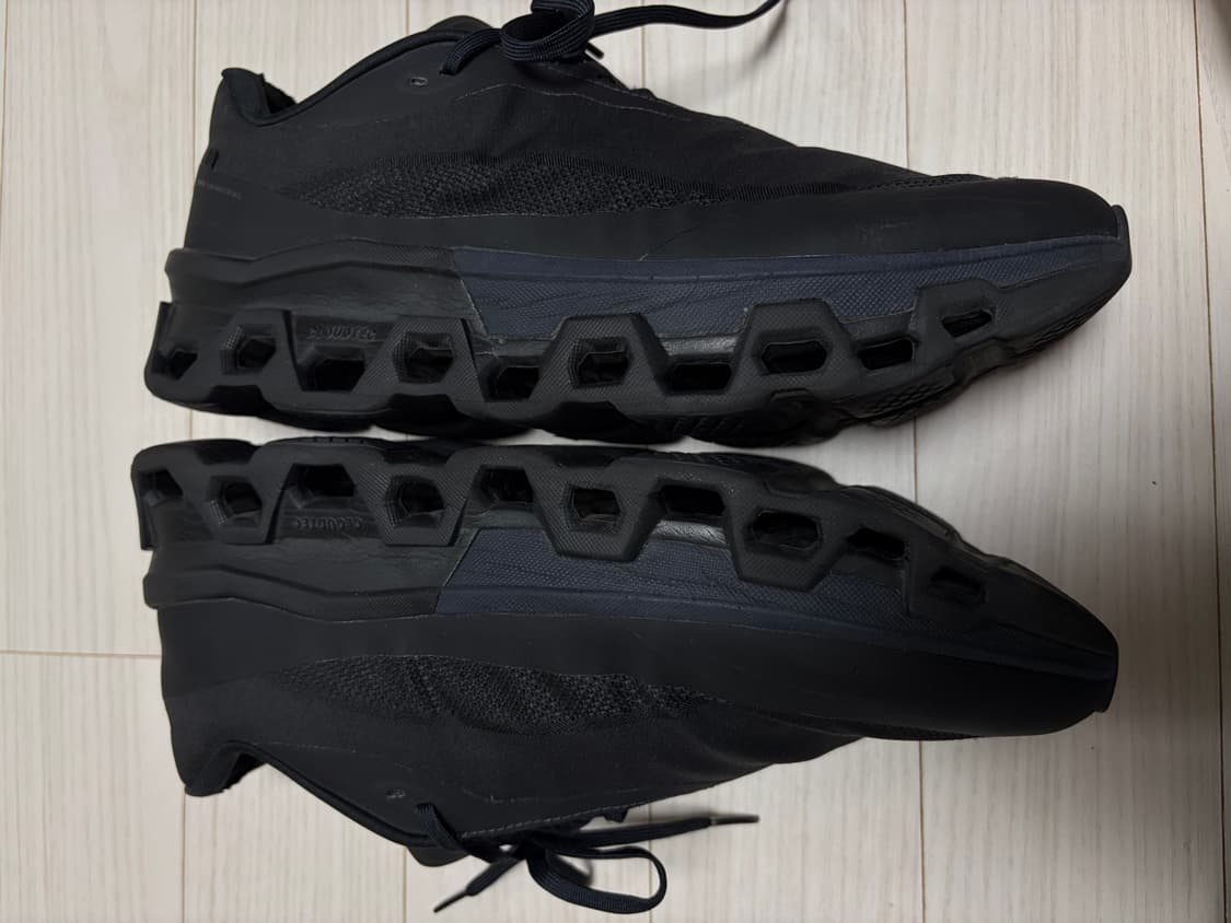 파프 온 클라우드몬스터 2 블랙 마그넷 상품이미지4