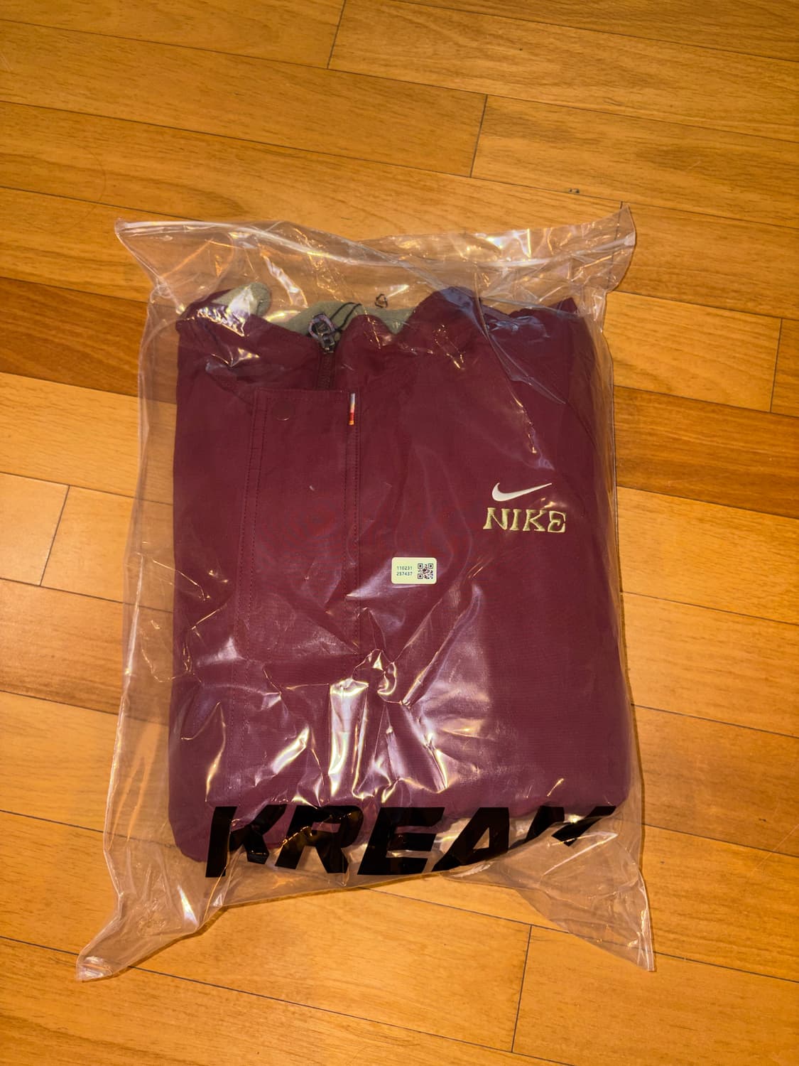 나이키 클럽 LNY 자켓 다크 팀 레드 라지 사이즈 판매해요! 상품이미지2