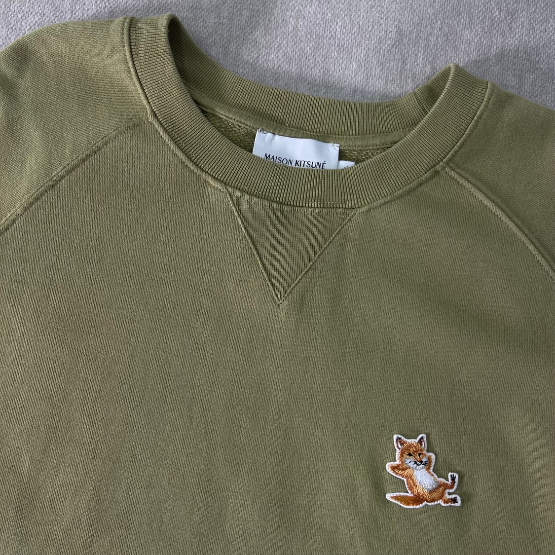 100 메종키츠네 올리브 원폭스 맨투맨 상품이미지2
