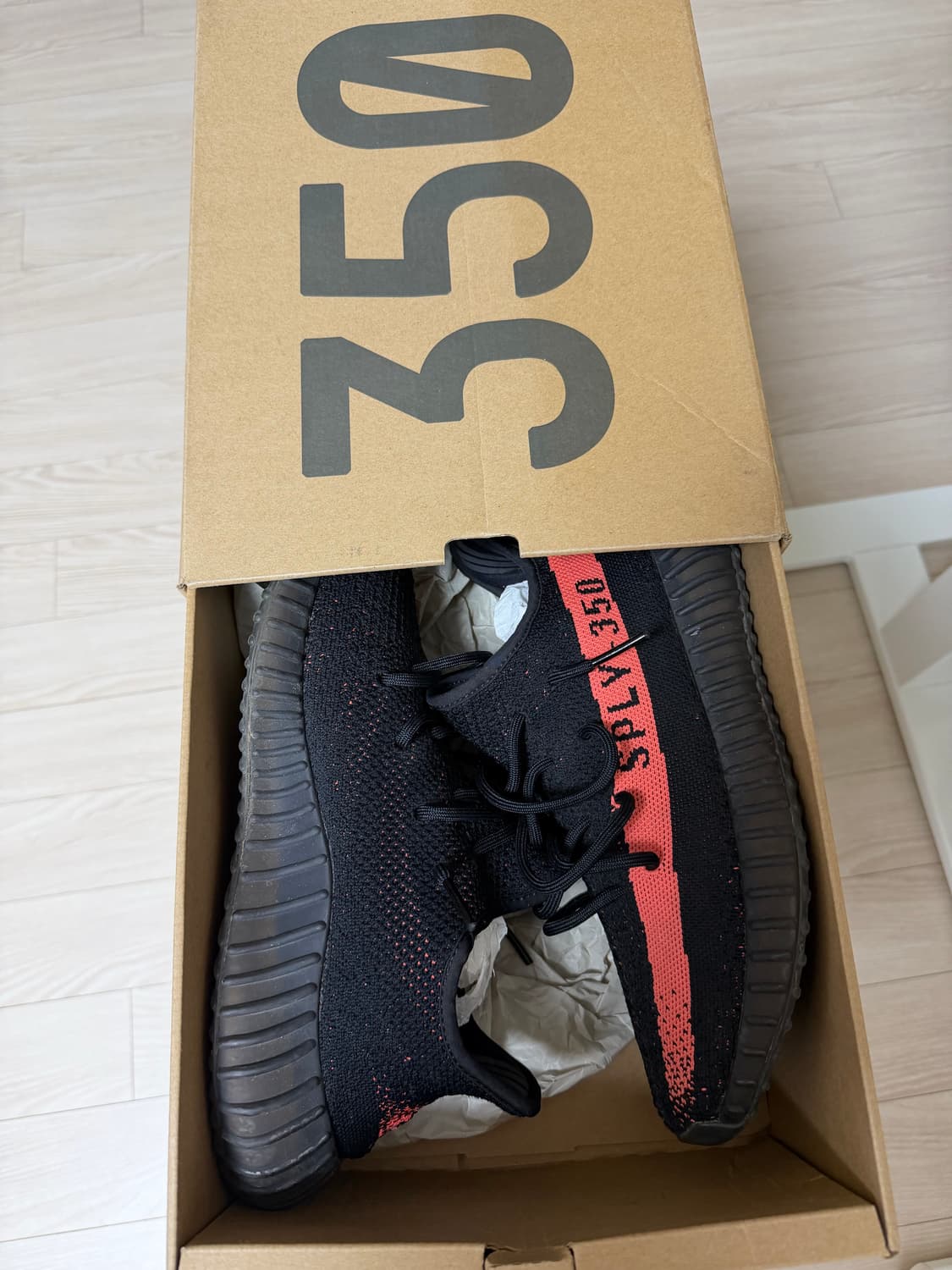 [275] 아디다스 이지부스트350v2 코어 레드 블랙 2022/2023 상품이미지7