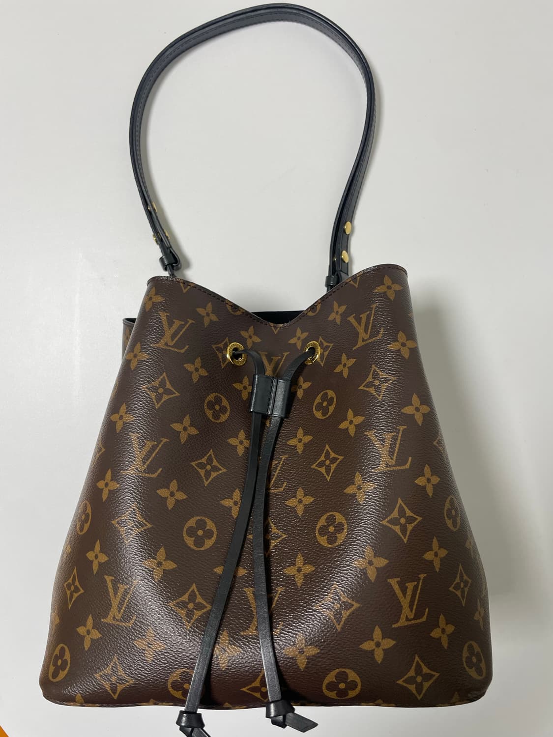 루이비통 네오노에 블랙 상품이미지2