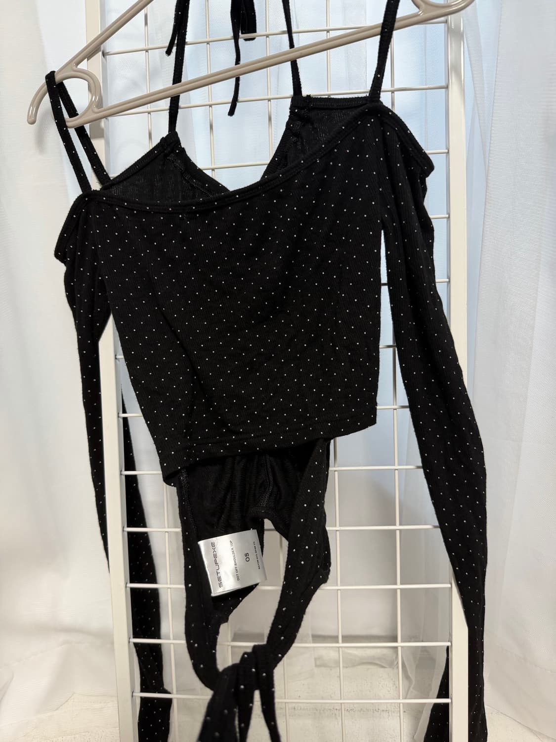 셋업이엑스이 DOT OFF-SHOULDER TOP / BLACK 상품이미지2