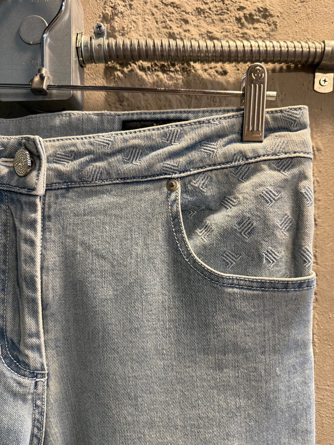 30in 랑방컬렉션 LANVIN 자수 로고 데님 팬츠 라이트블루 상품이미지3