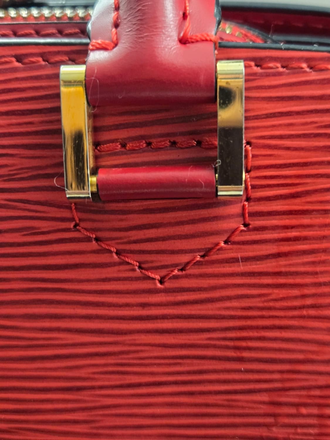 루이비통 에삐 사블롱 레드 핸드백 가격인하 상품이미지7