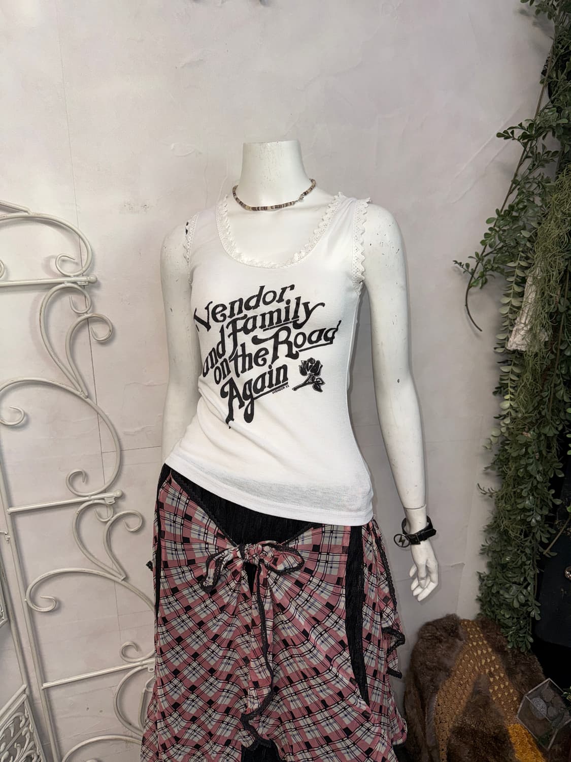 White vintage lettering lace sleeveless 상품이미지4