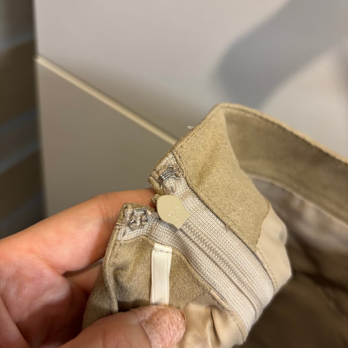 일본브랜드 스웨이드st 베이지 미디 스커트 상품이미지7