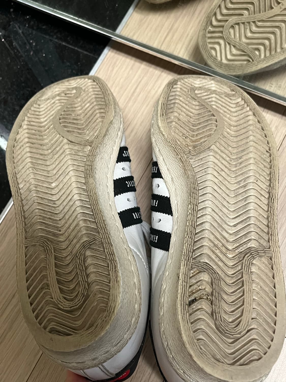 아디다스 슈퍼스타 휴먼메이드 콜라보 / 235 상품이미지4