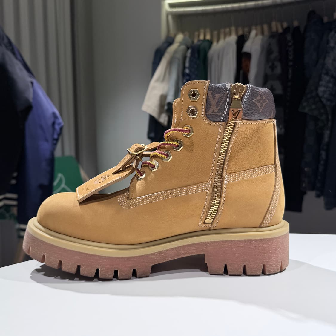 (A+/8.5) / 루이비통 x 팀버랜드 6인치 앵클 워커 부츠 베이지 상품이미지5