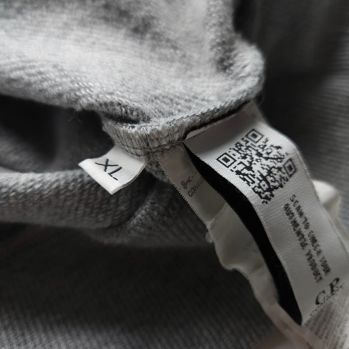 CP컴퍼니 렌즈 와펜 그레이 맨투맨 (XL) 상품이미지7