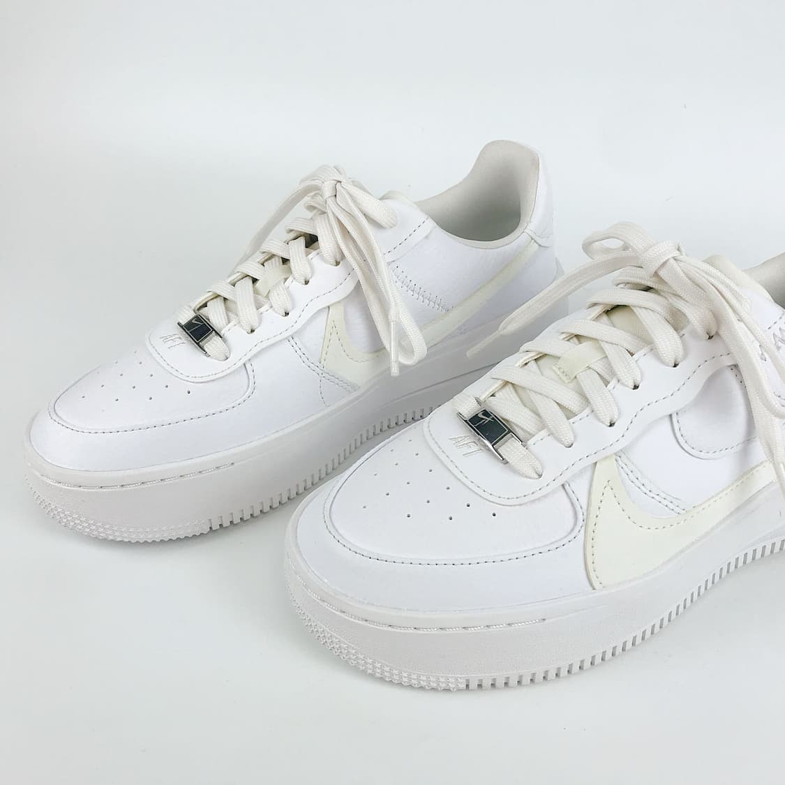 나이키 NIKE 에어포스 1 플랫폼 스니커즈 신발 여성250 상품이미지4