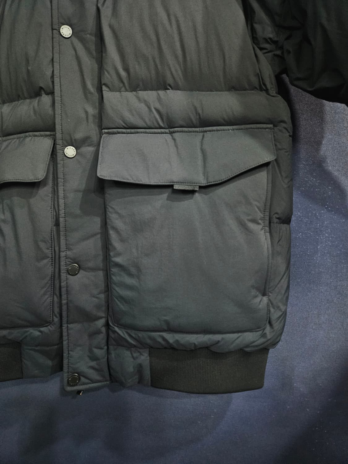 밀레 차콜컬러 남성 110 구스다운 대장급 패딩 상품이미지6