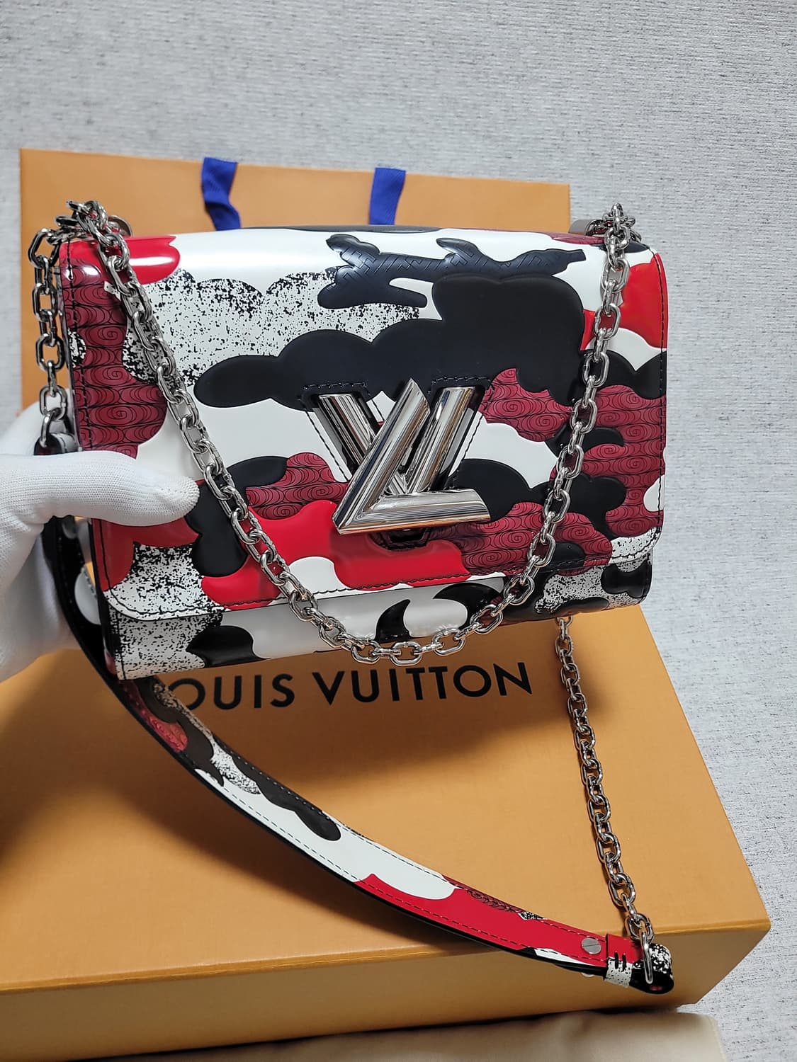 (새상품 한정판) 루이비통 트위스트에피MM 카모 리미티드에디션 팝니다 상품이미지1