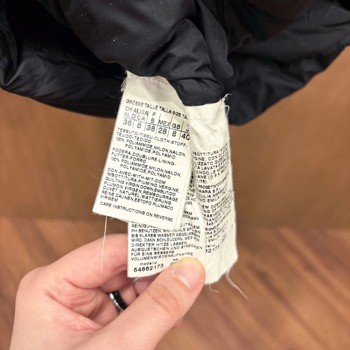 막스마라 위켄드 다운 롱 패딩 코트 퍼 후드 블랙 퍼 라이닝 디테일 블랙 상품이미지9