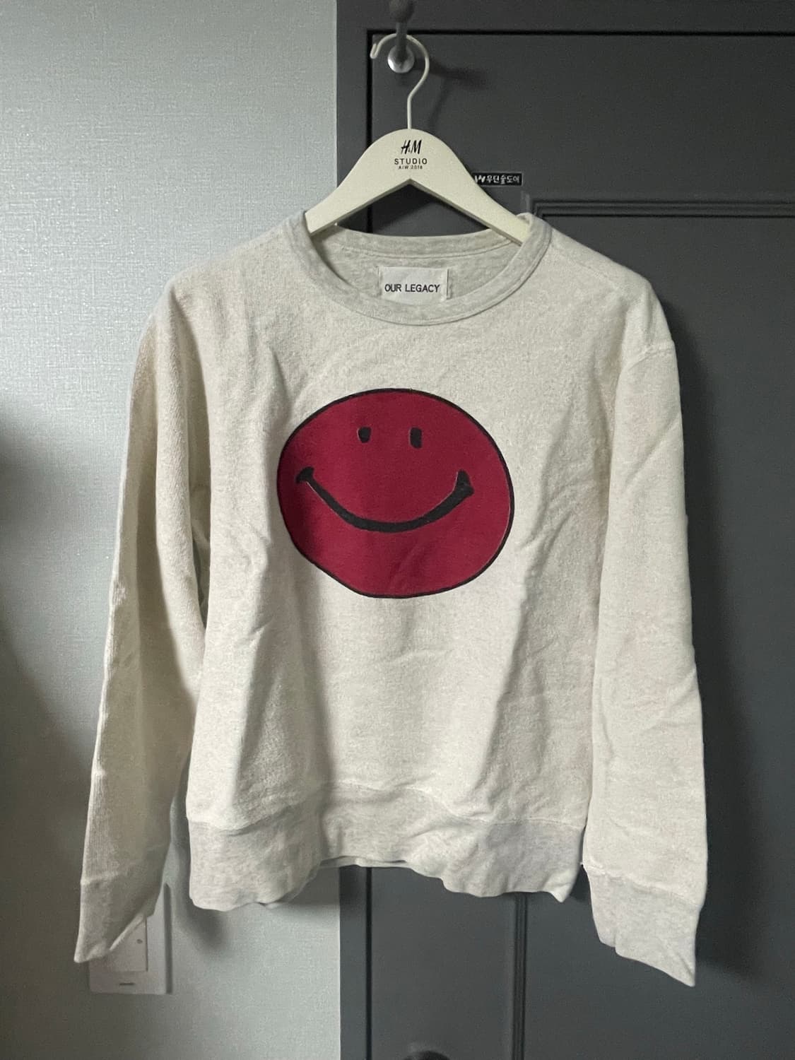 아워레가시 ourlegacy 리버시블 스마일 스웻 상품이미지1